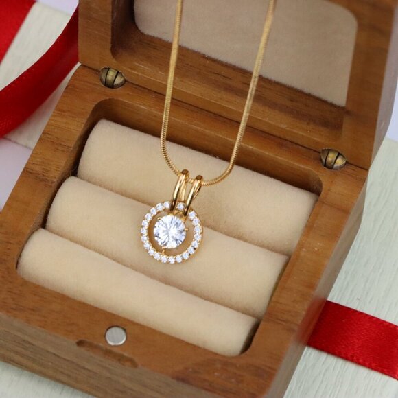 "Brilliant White Center Stone Pendant with Elegant Crystal Halo Design, XPPT1709 - Picture 10 of 13